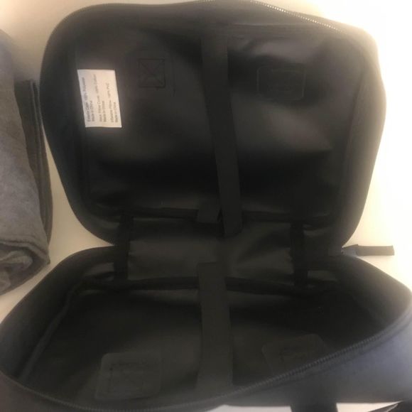 Eddie Bauer travel kit includes case blanket and eye mask for airplane use - Picture 4 of 7